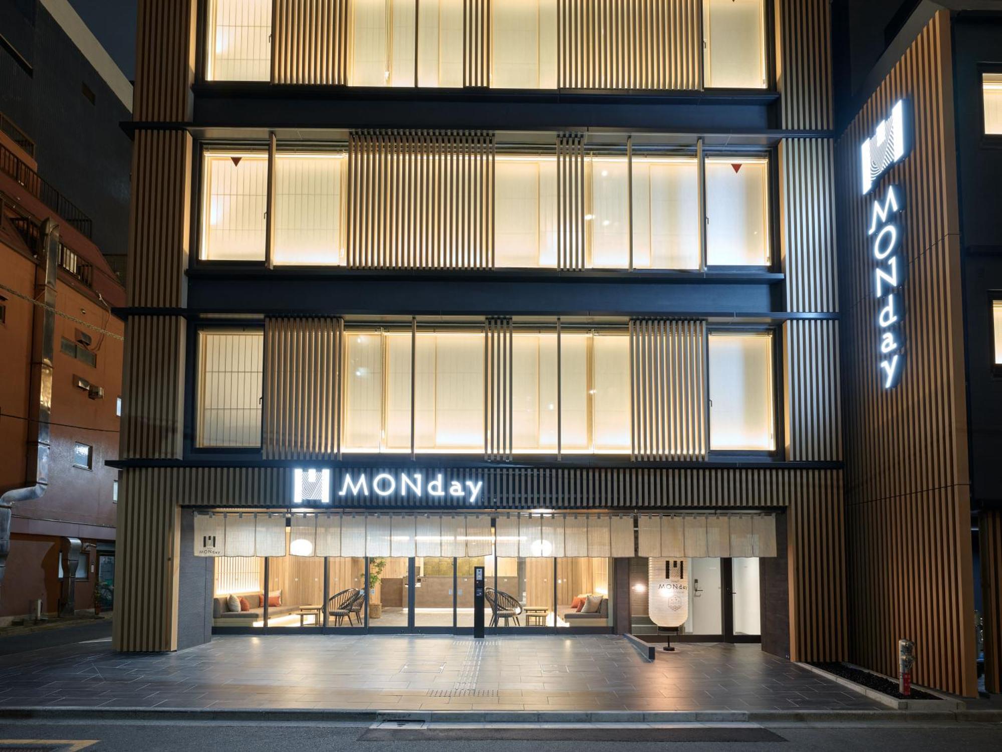 Premium Monday Ginza East